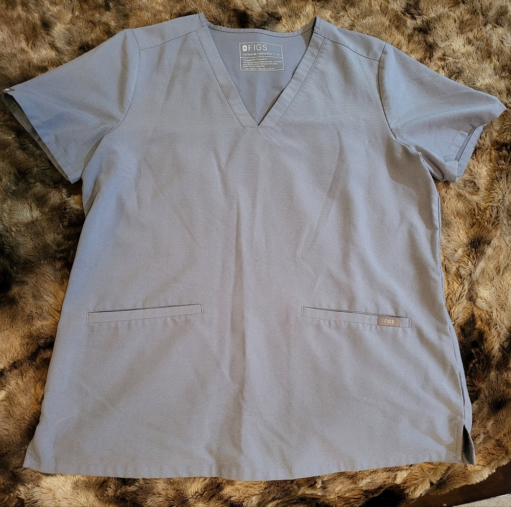 Figs Women's Scrub Top in Light Gray